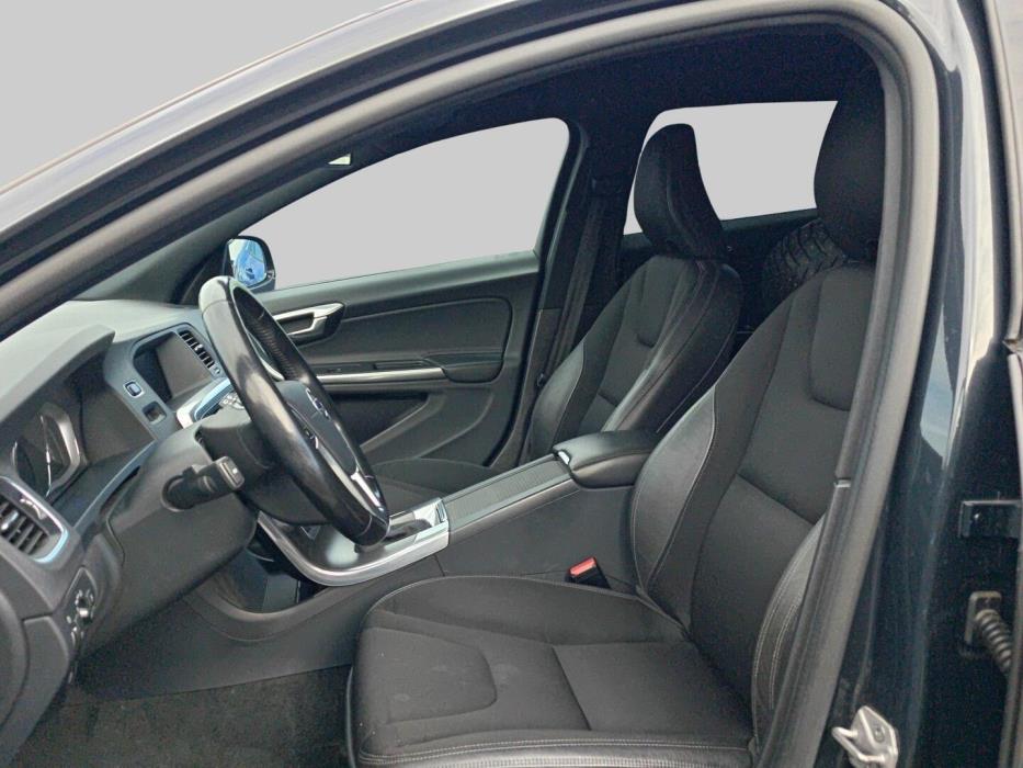 VOLVO V60 Cross Country 2015