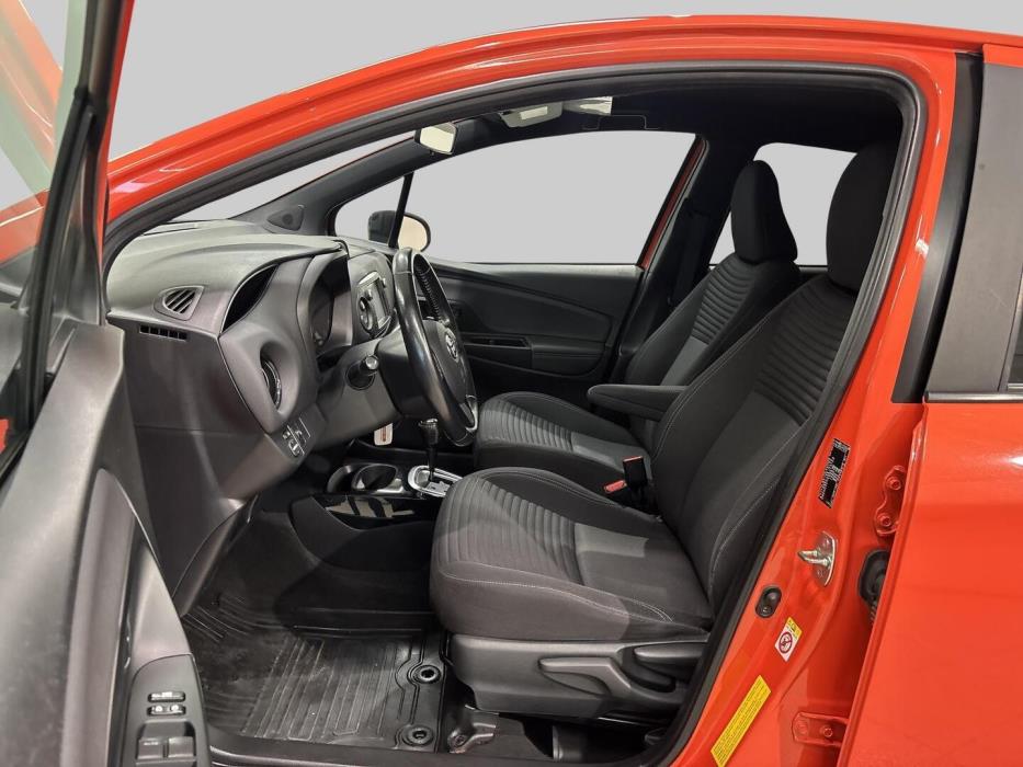 TOYOTA Yaris 2016