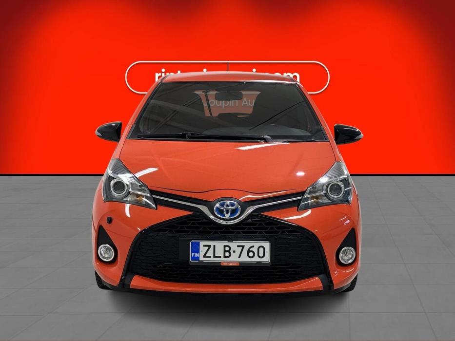 TOYOTA Yaris 2016