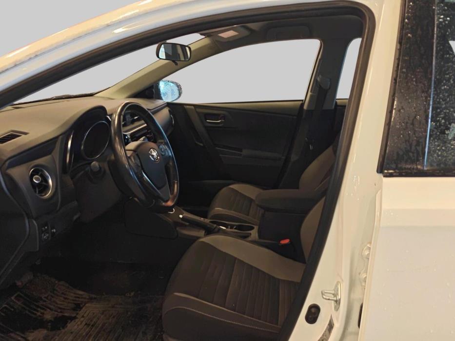 TOYOTA Auris 2018