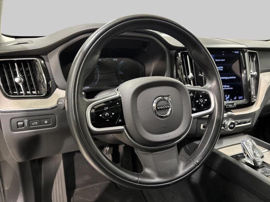 VOLVO XC60 2021