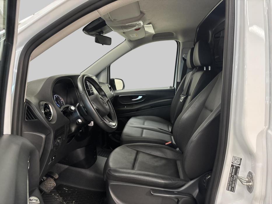 MERCEDES-BENZ Vito 2023