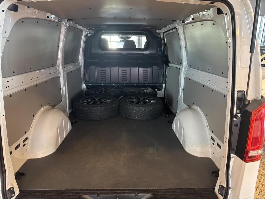 MERCEDES-BENZ Vito 2023