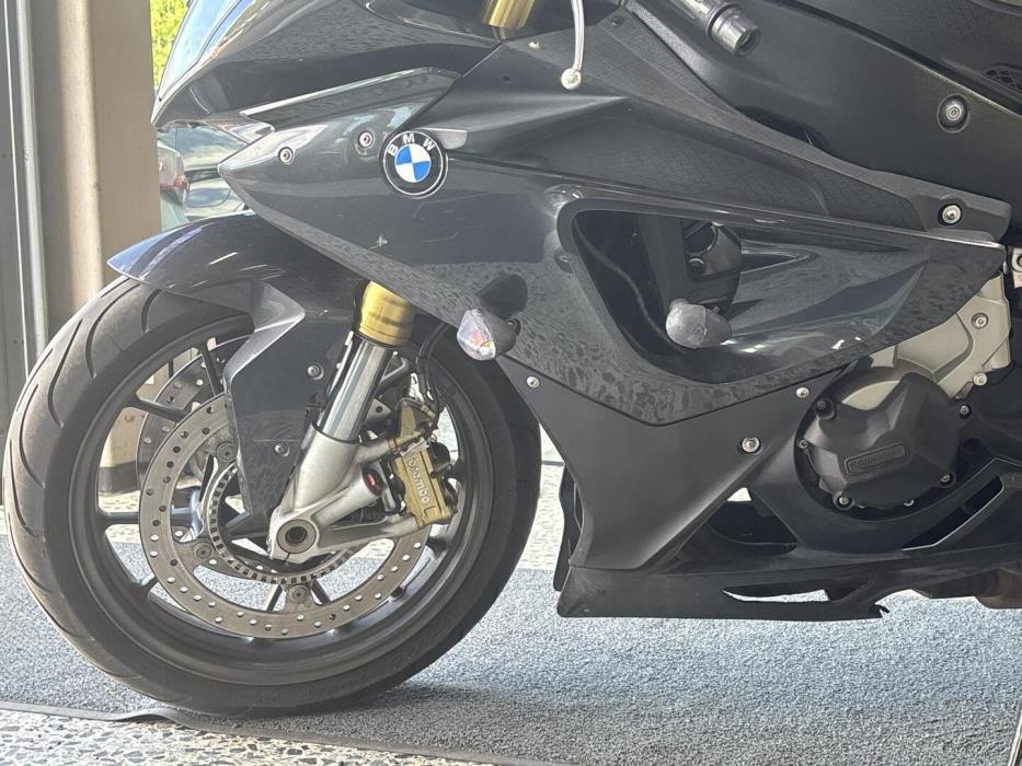 BMW S 2011