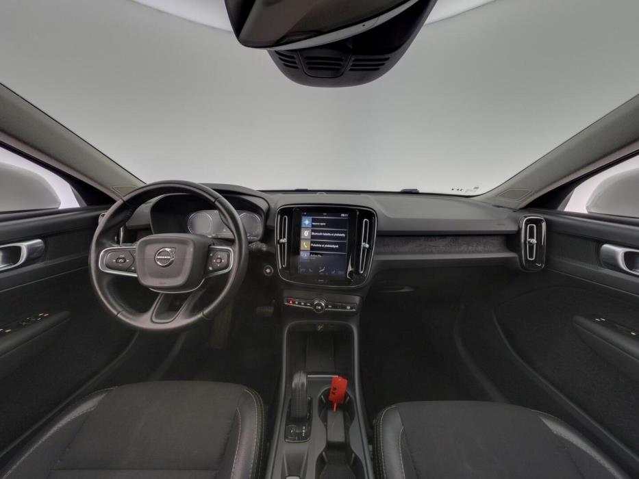 VOLVO XC40 2019