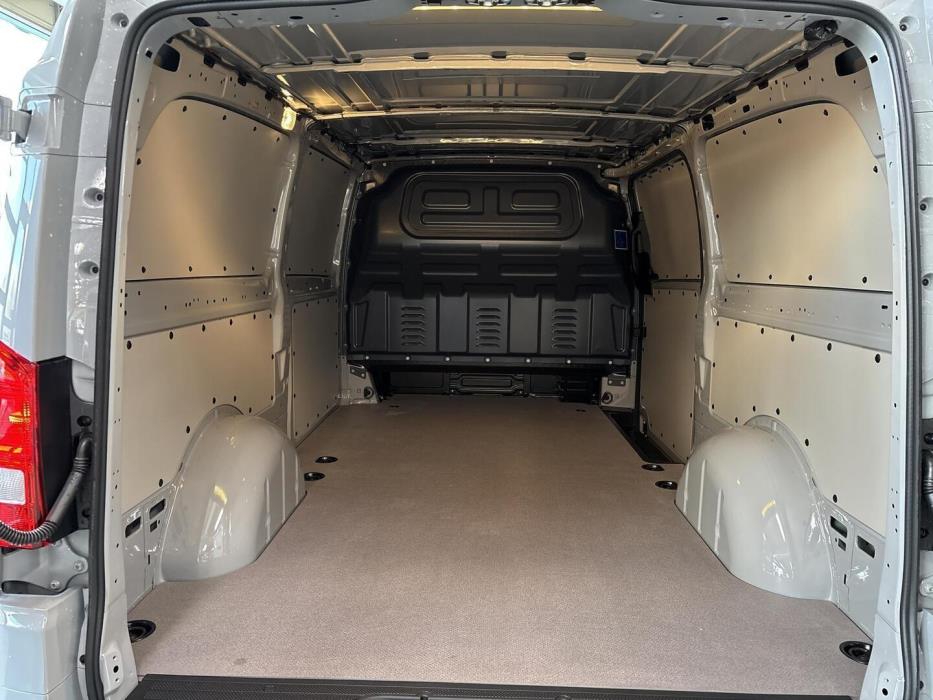 MERCEDES-BENZ VITO 2025