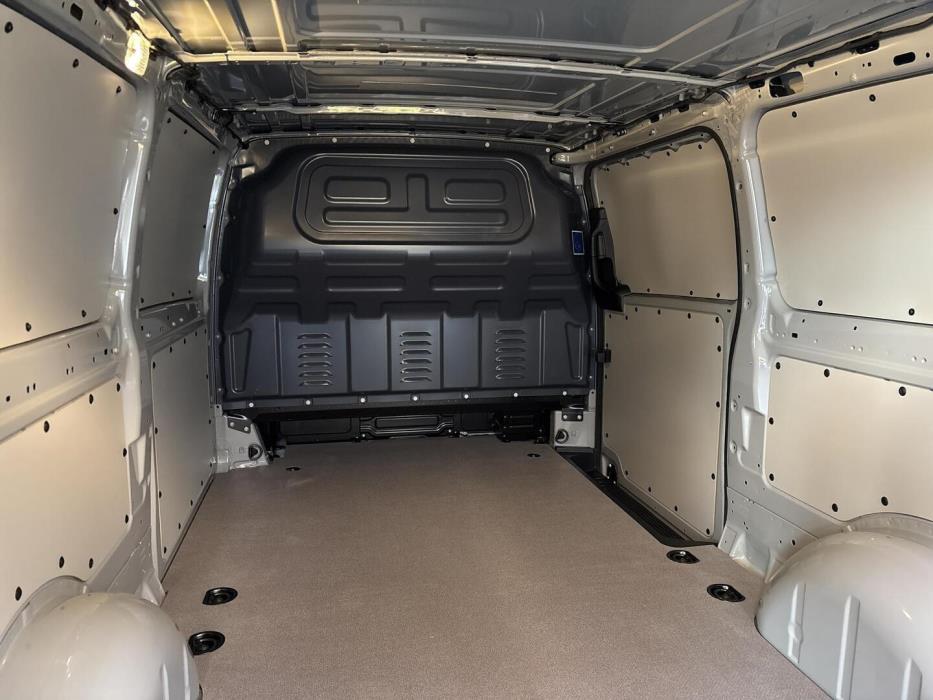 MERCEDES-BENZ VITO 2025