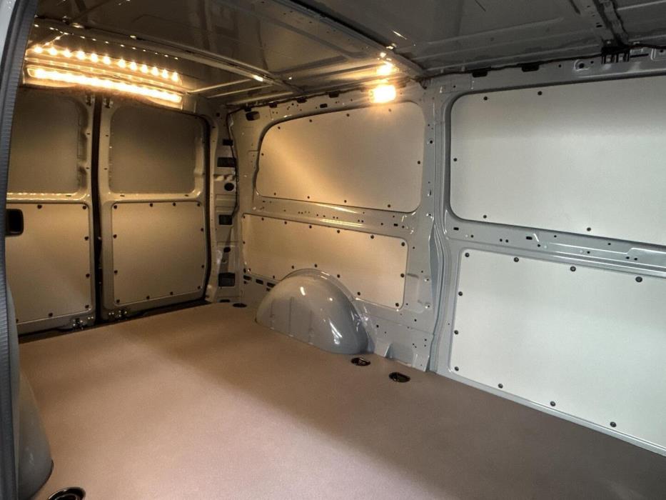 MERCEDES-BENZ VITO 2025