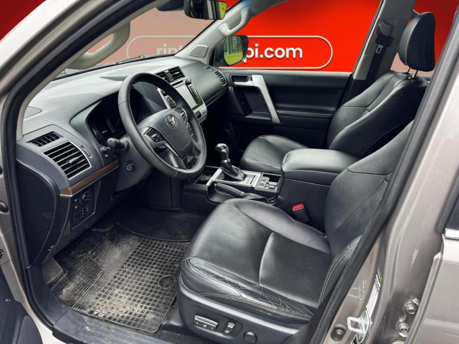 TOYOTA LAND CRUISER 2019