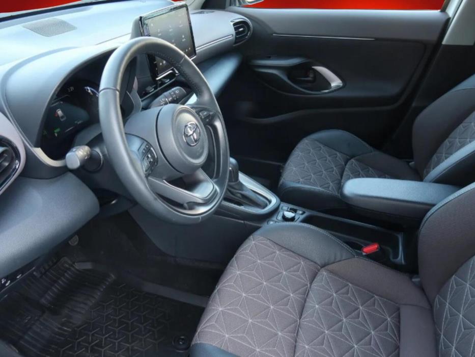 TOYOTA YARIS CROSS 2023