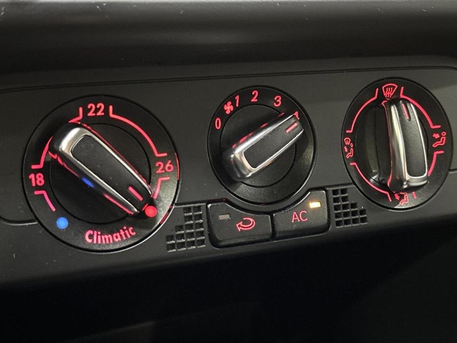 VOLKSWAGEN Polo 2010