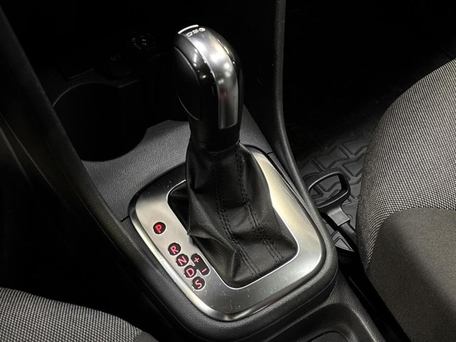 VOLKSWAGEN Polo 2010