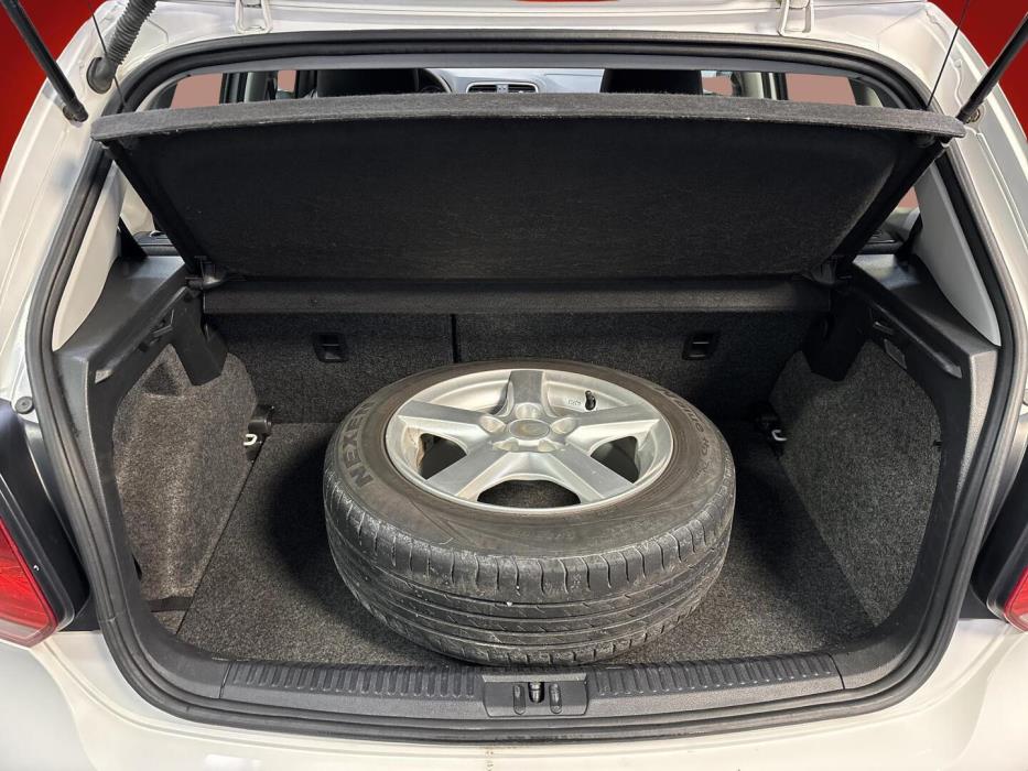 VOLKSWAGEN Polo 2010