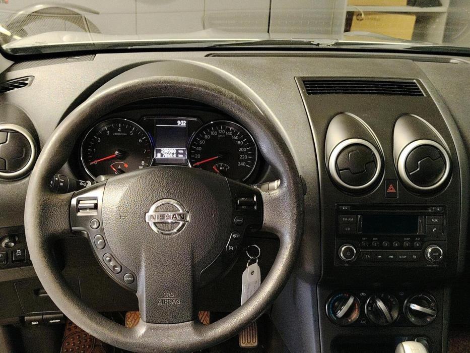 NISSAN Qashqai 2012