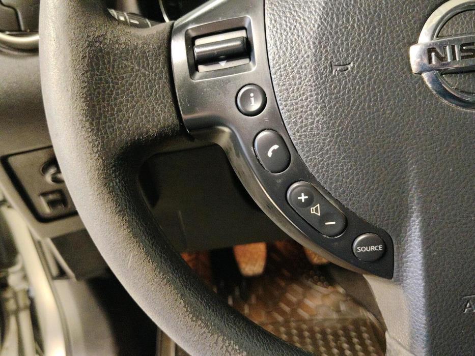 NISSAN Qashqai 2012