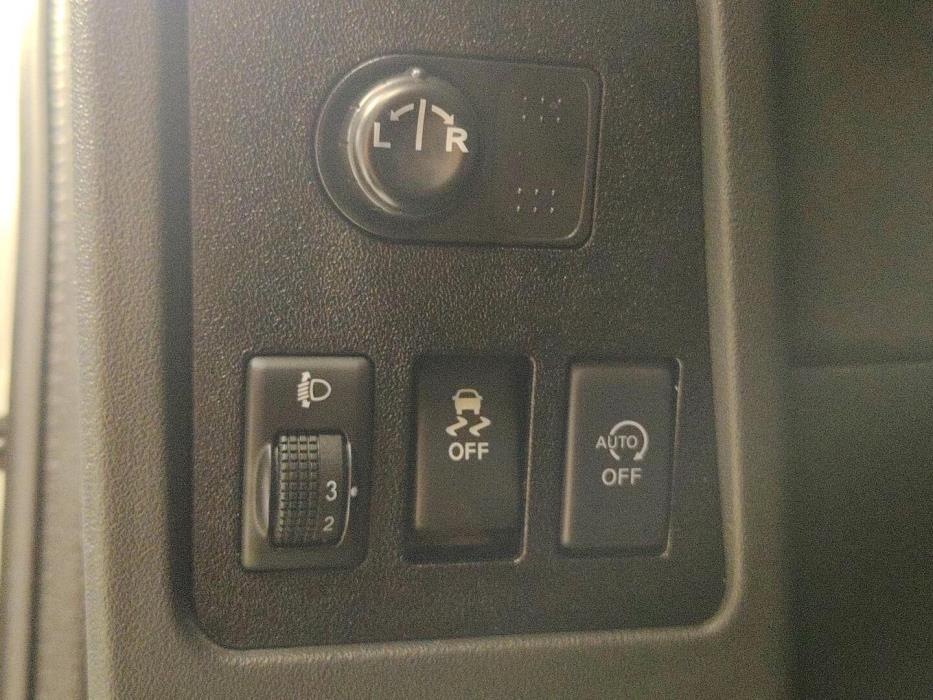 NISSAN Qashqai 2012