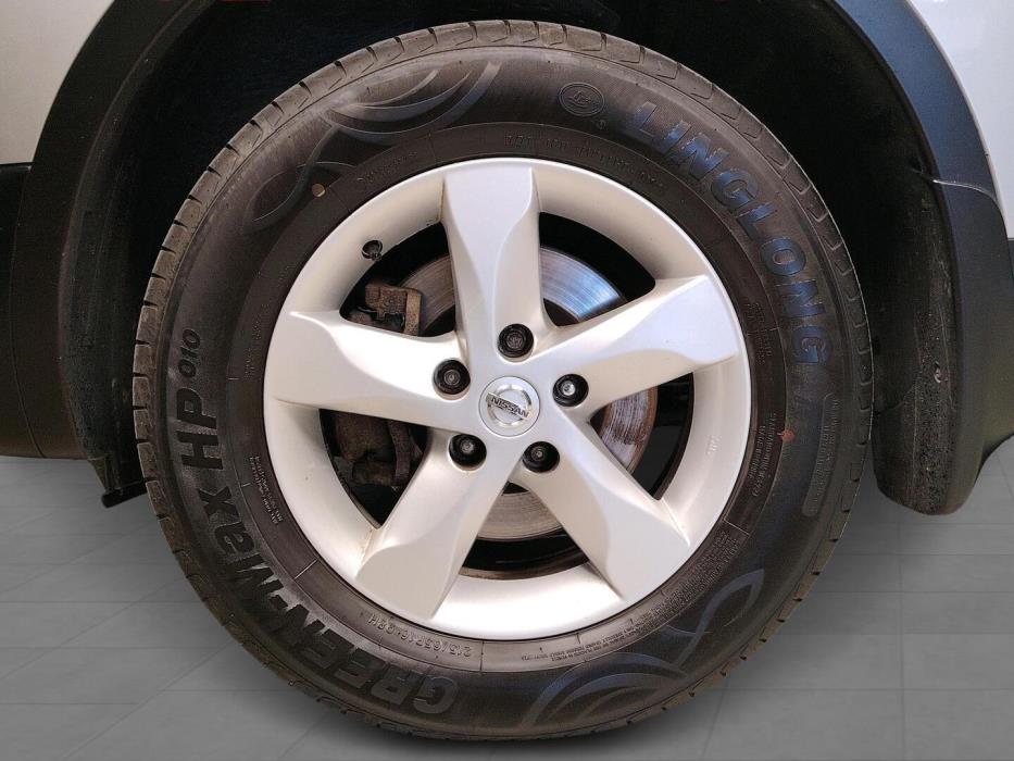 NISSAN Qashqai 2012