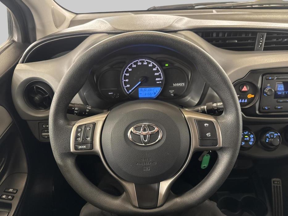 TOYOTA Yaris 2019