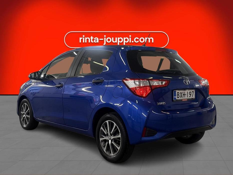 TOYOTA Yaris 2019