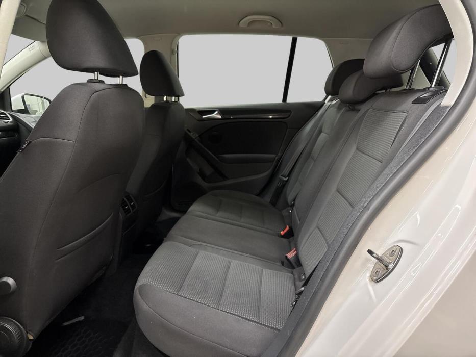 VOLKSWAGEN Golf 2012