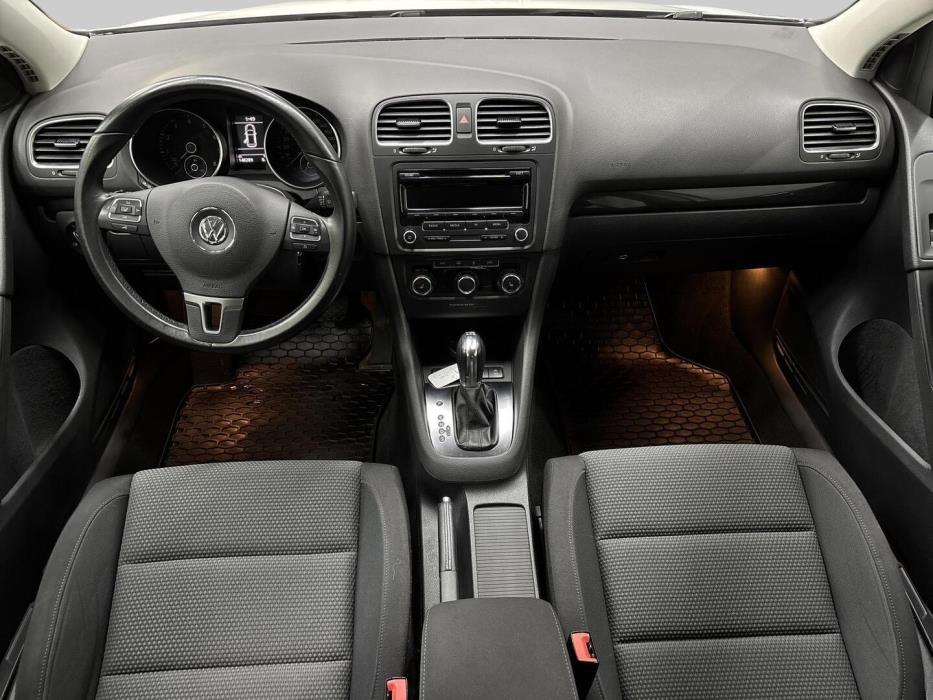 VOLKSWAGEN Golf 2012