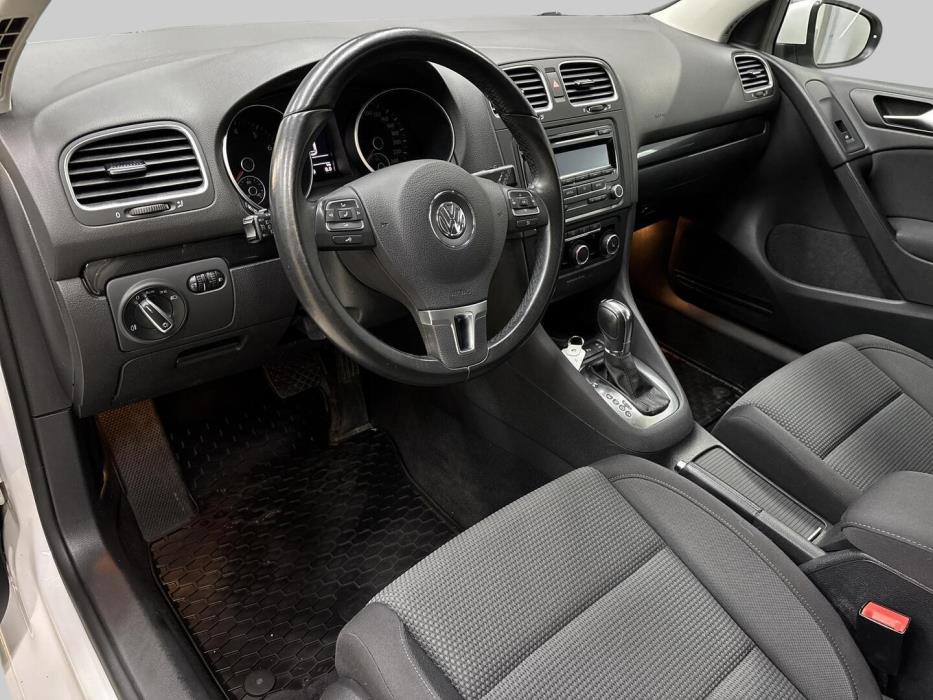 VOLKSWAGEN Golf 2012