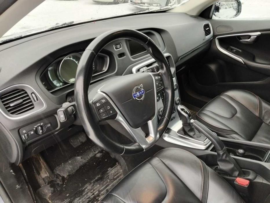 VOLVO V40 2014