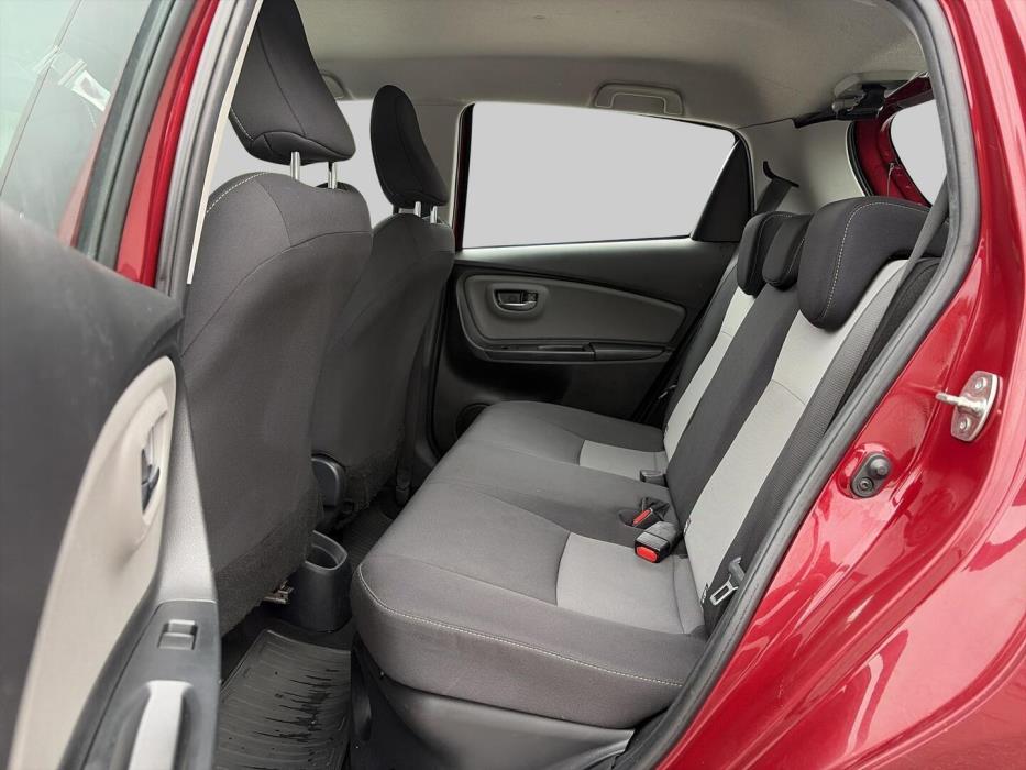 TOYOTA Yaris 2017