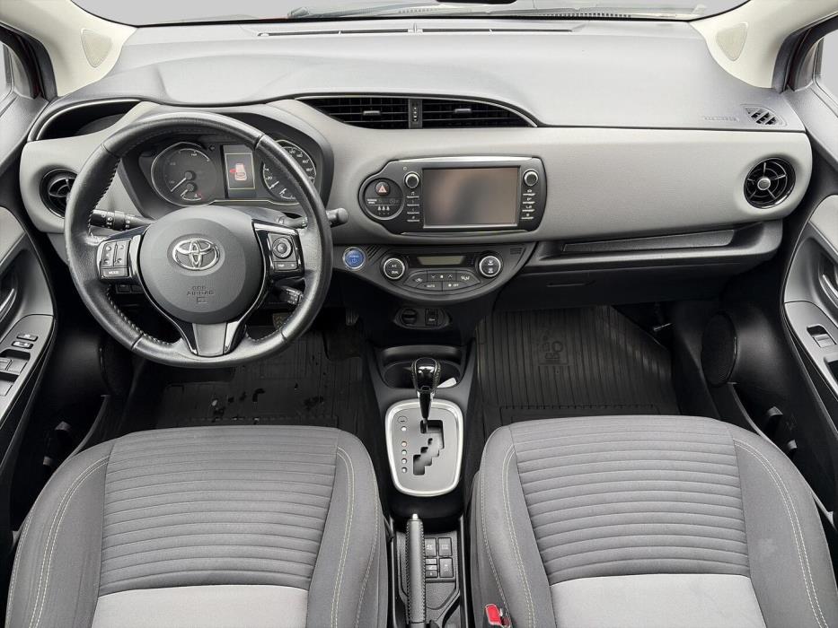 TOYOTA Yaris 2017