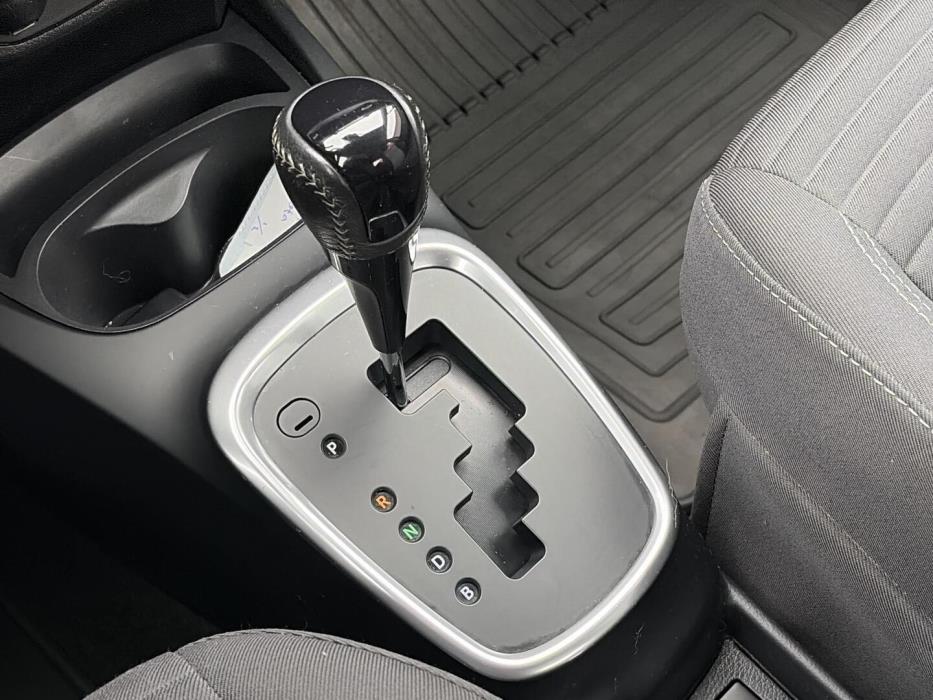 TOYOTA Yaris 2017