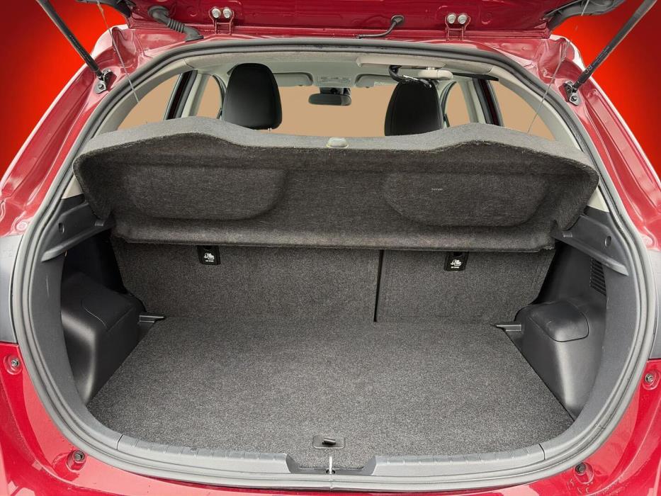 TOYOTA Yaris 2017