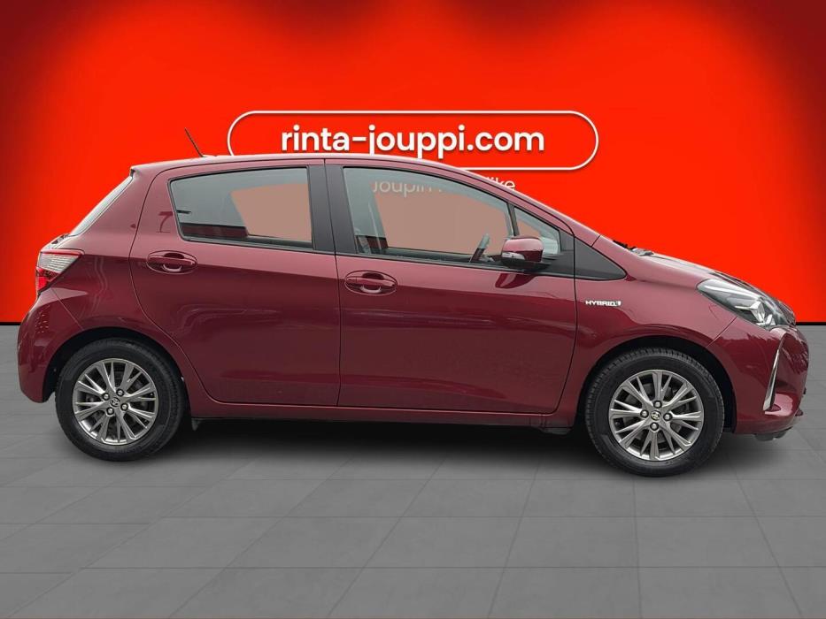 TOYOTA Yaris 2017