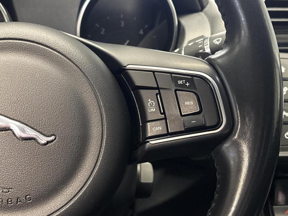 JAGUAR XE 2019