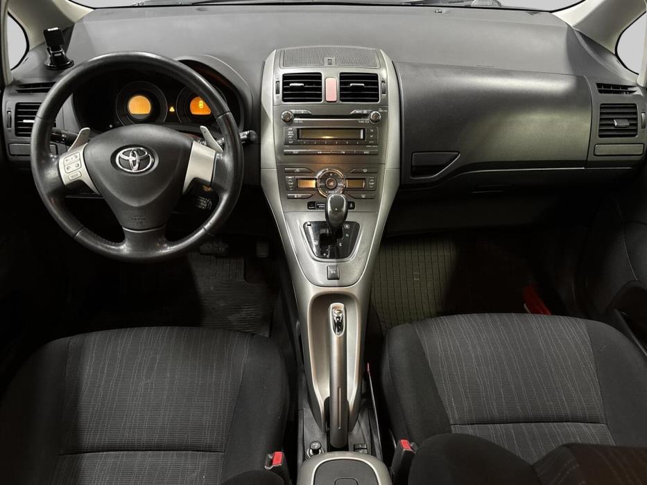 TOYOTA Auris 2007