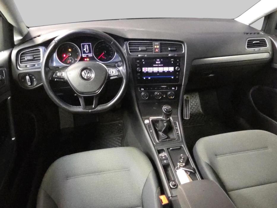 VOLKSWAGEN Golf 2018
