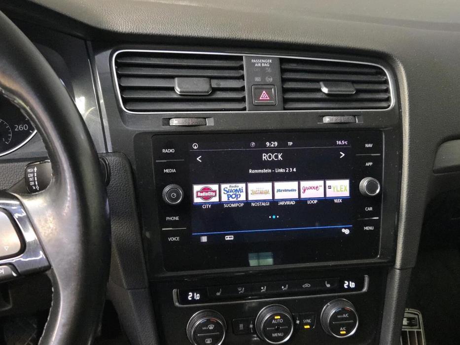 VOLKSWAGEN Golf 2018