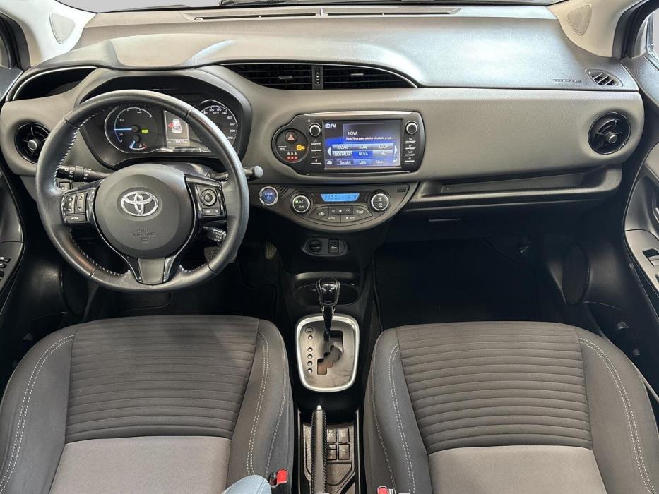 TOYOTA Yaris 2018