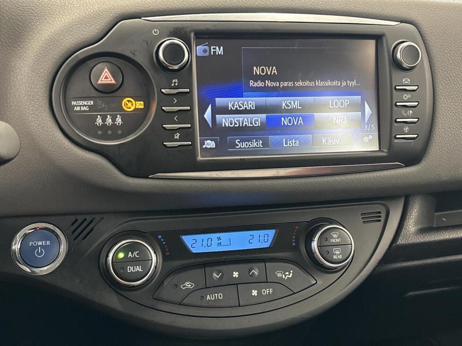 TOYOTA Yaris 2018