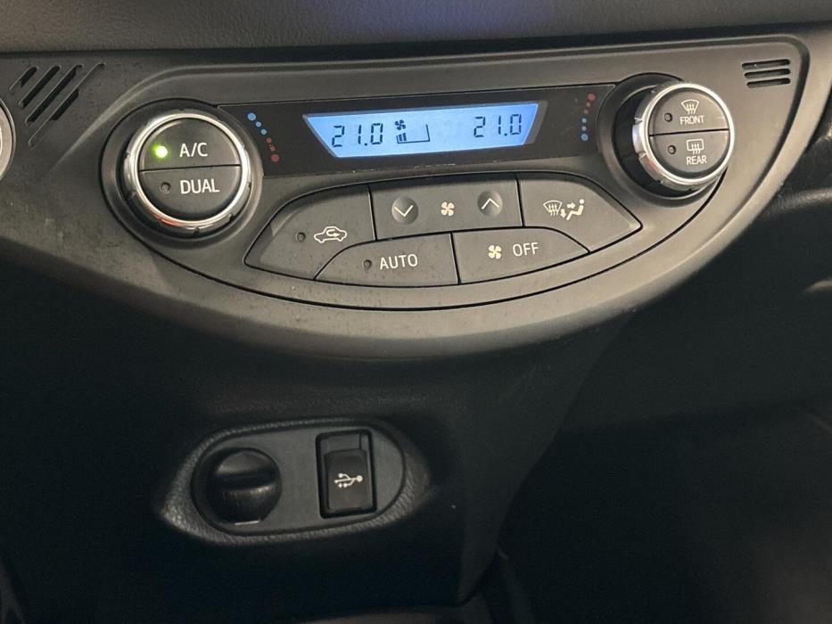 TOYOTA Yaris 2018