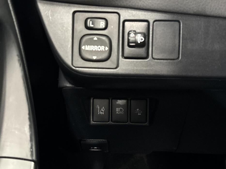 TOYOTA Yaris 2018