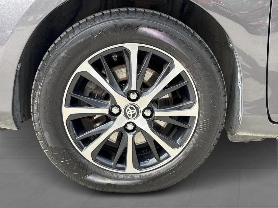 TOYOTA Yaris 2018