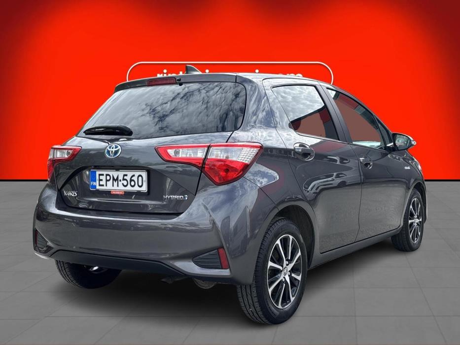 TOYOTA Yaris 2018
