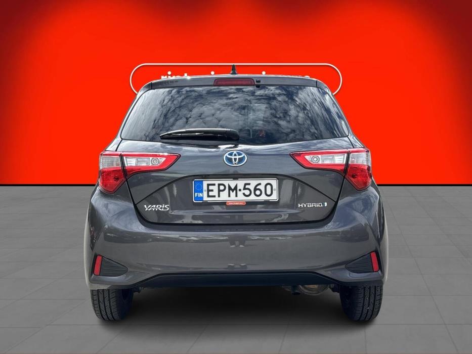 TOYOTA Yaris 2018