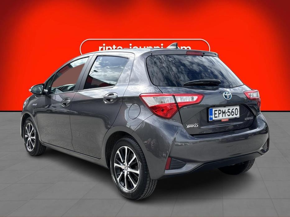 TOYOTA Yaris 2018