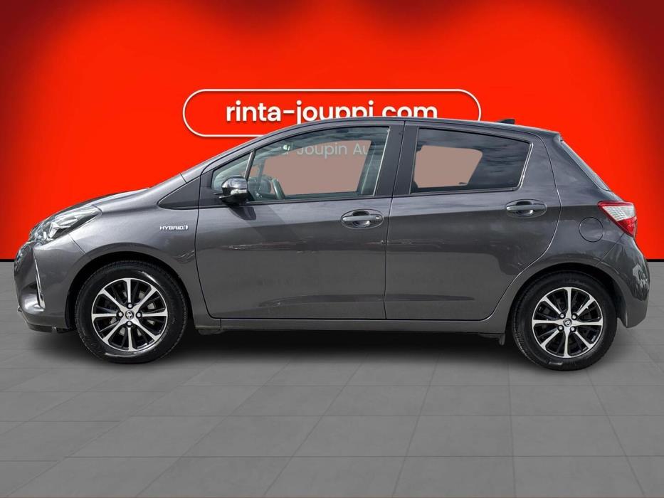 TOYOTA Yaris 2018