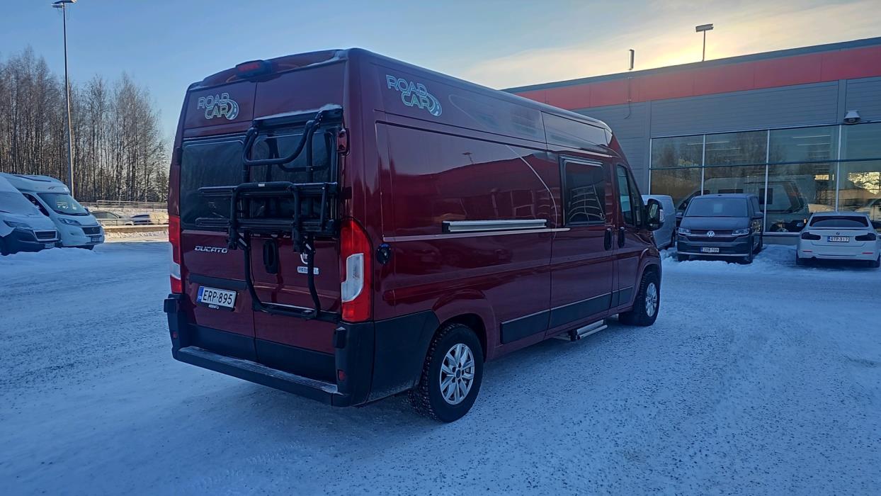 ROADCAR VAN R 600 2019
