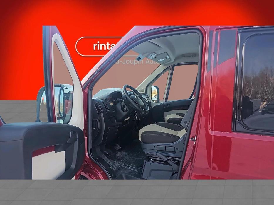 ROADCAR VAN R 600 2019