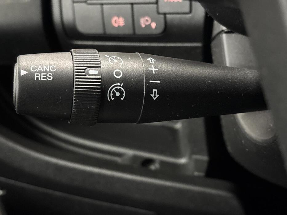 ROADCAR VAN R 600 2019