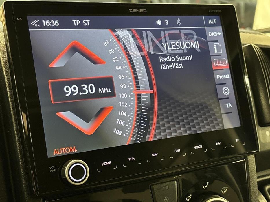 ROADCAR VAN R 600 2019