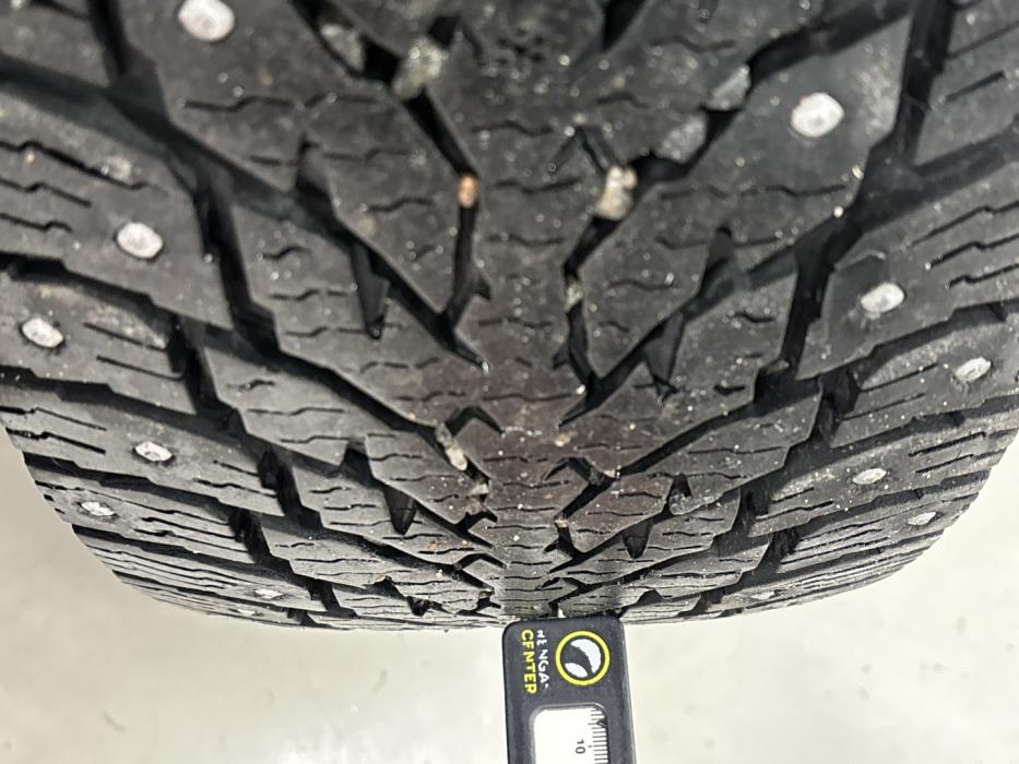 ROADCAR VAN R 600 2019